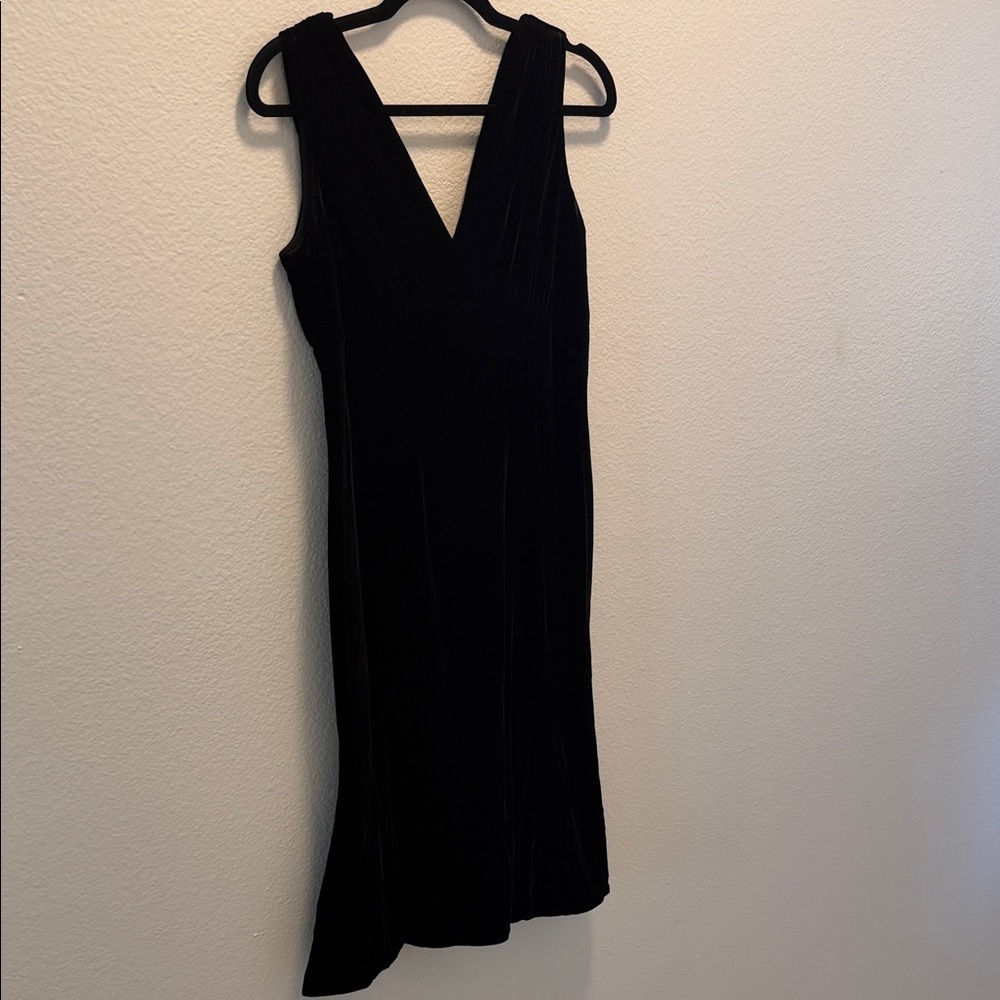 Chic Asymmetrical Velvet Black Dress